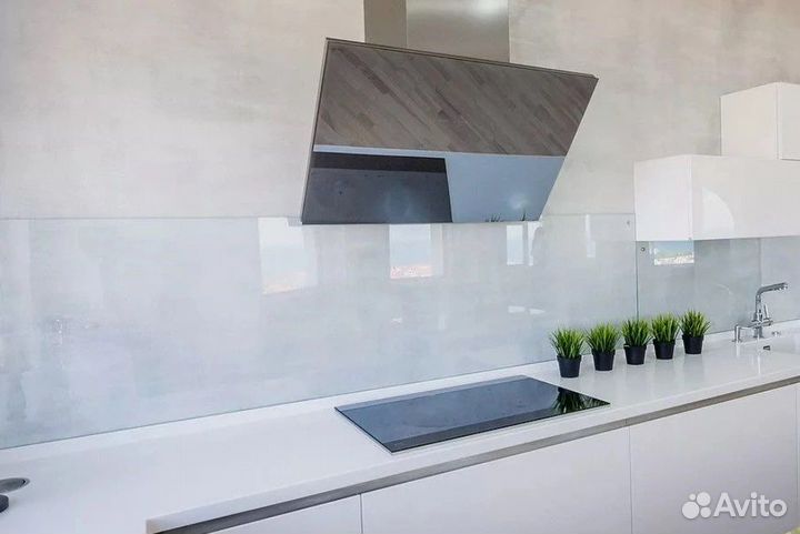 Прозрачный фартук из закаленного стекла