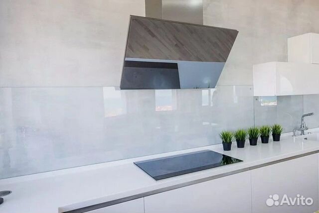 Прозрачный фартук из закаленного стекла