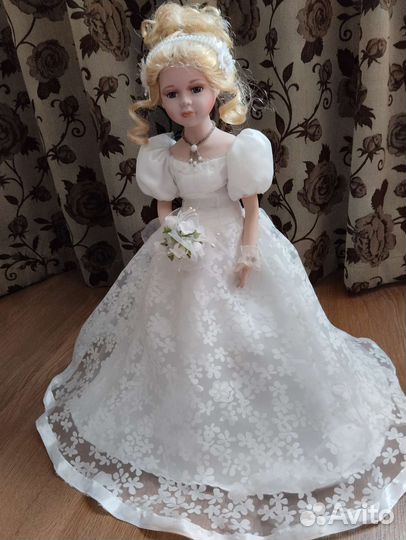 Фарфоровая кукла интерьерная невеста