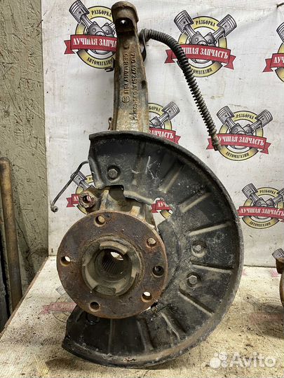 Кулак поворотный Фольксваген Туарег / Кайен / Ку7