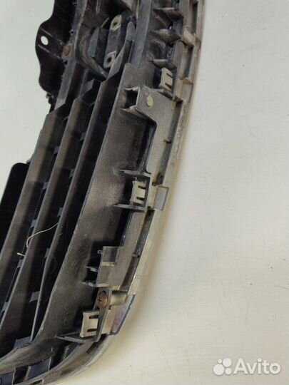 Решетка радиатора передняя Nissan Sunny 1999