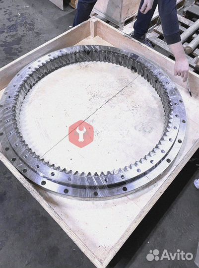 Опорно-поворотный круг Hitachi EX350K-5