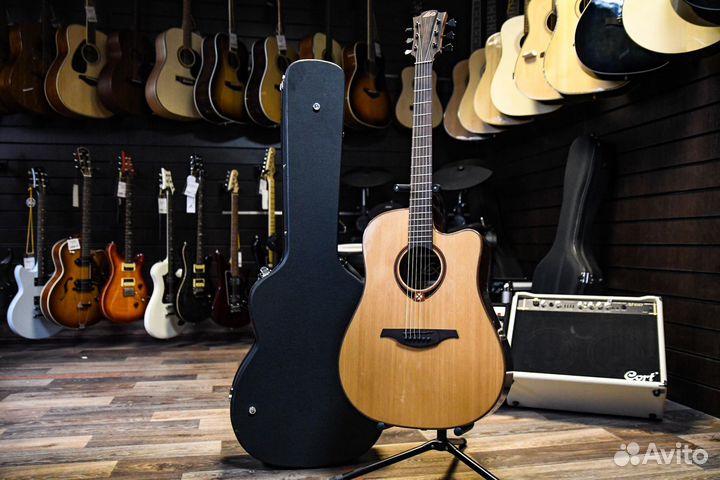 Электроакустическая гитара Lag + Аксессуары