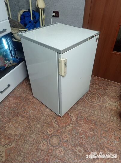 Отличная морозилка Бирюса