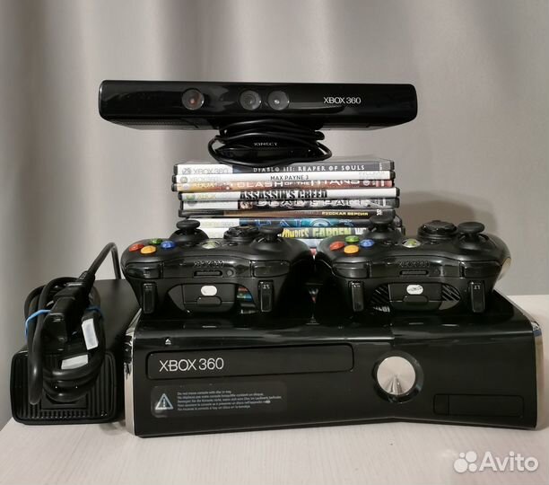 Xbox 360 S 250Gb (LT 3.0) с Kinect и 12 дисками
