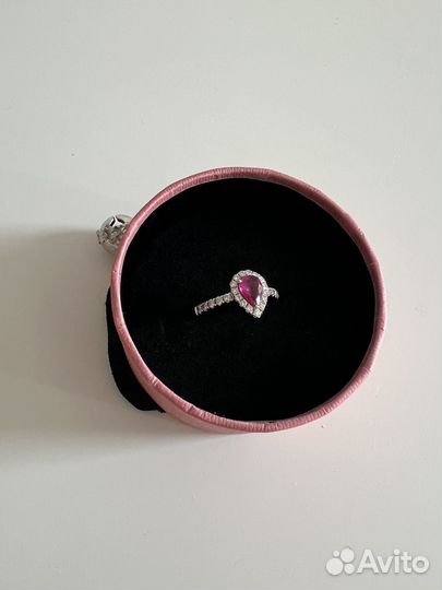 Золотое кольцо с сапфиром и бриллиантами