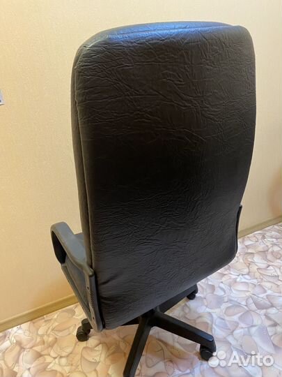 Компьютерное кресло