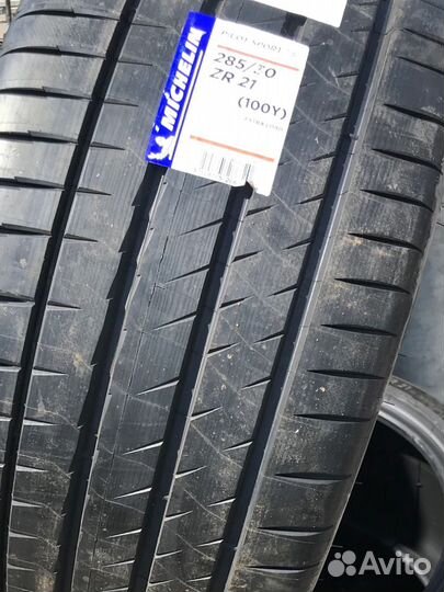 Michelin Pilot Sport 4 S 285/30 R21 и 255/35 R21