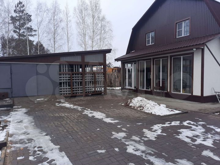 Коттедж 206 м² на участке 6 сот.