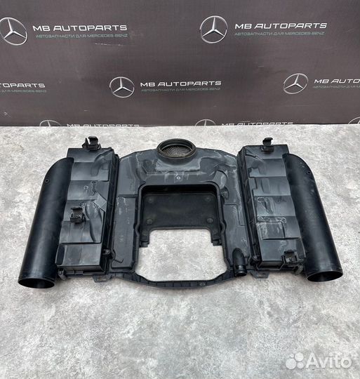 Корпус воздушного фильтра передний Mercedes-Benz