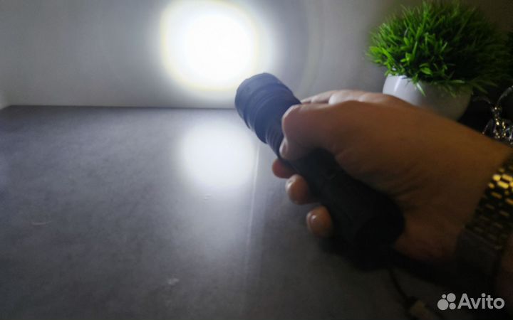 Фонарь подствольный с выносной кнопкой