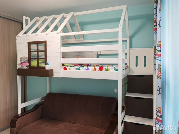 Детская кровать с лестницей