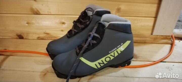 Детские лыжные ботинки 35р