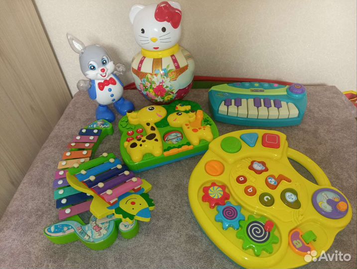 Развивающие игрушки для малышей пакетом