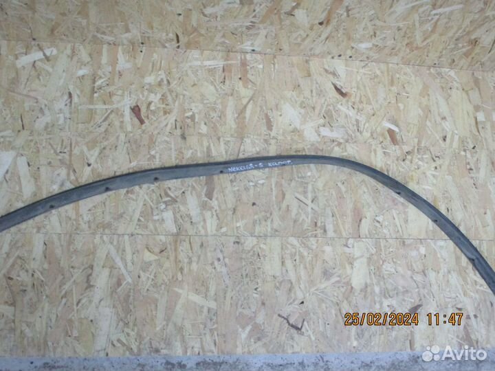 Уплотнительная резинка капота Дэу Нексия