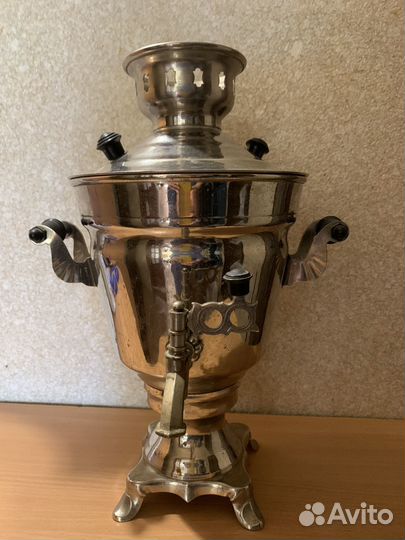 Самовар и телефон дисковый