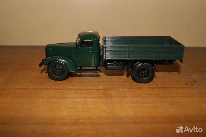 Коллекционные модели авто 1 43