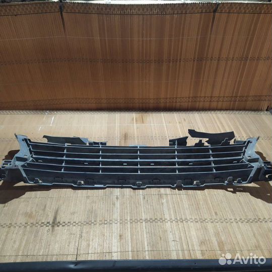 Решетка в бампер передняя Renault Logan 2 седан