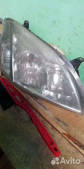 Фара левая