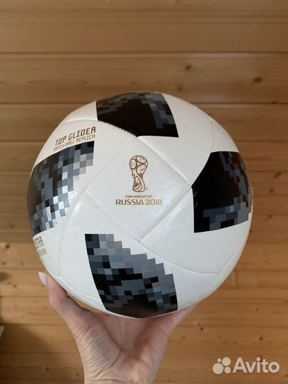 Футбольный мяч adidas чм 2018