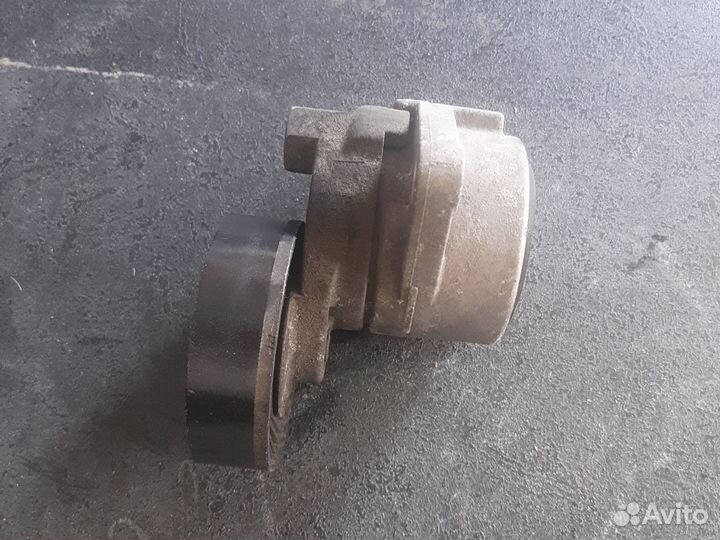 Ролик натяжной Kia Carnival 2.9 crdi J3