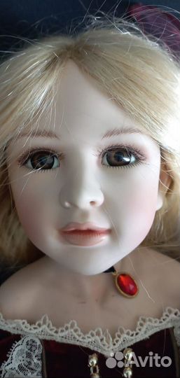 Кукла фарфоровая коллекционная большая Remeco doll