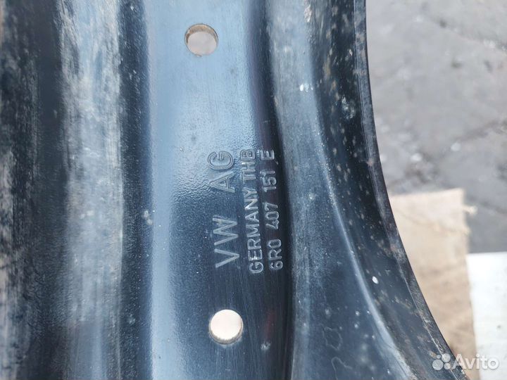 Рычаг передний левый Skoda Fabia 2 6R0407151E