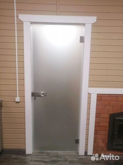 Стеклянная дверь на заказ от 3 дней