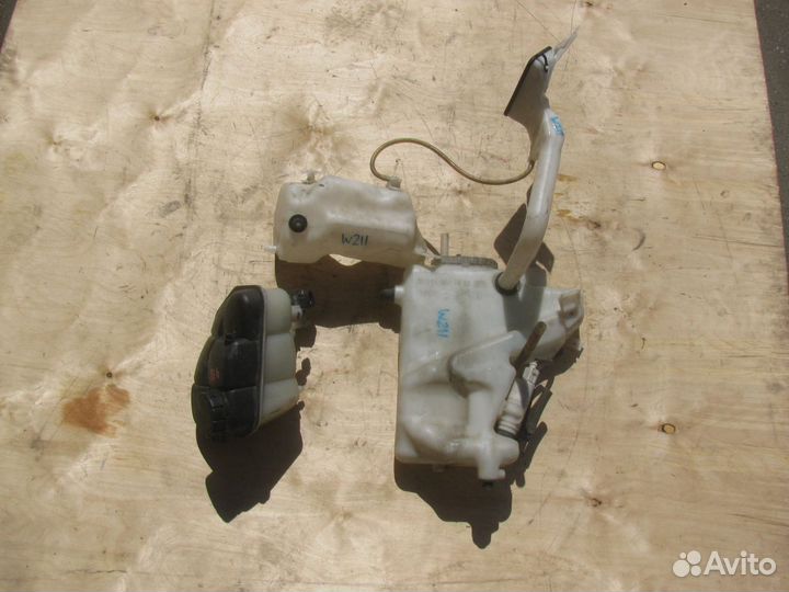 Бачок омывателя расширительный Mercedes E320 W211