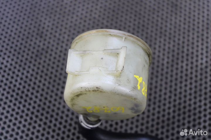 Бачок гур Daihatsu Pyzar G303G heeg