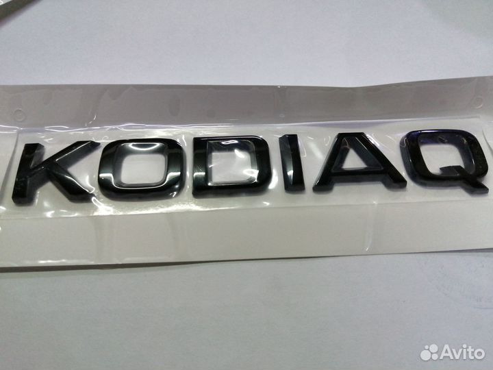 Эмблема чёрная skoda octavia kodiaq karoq