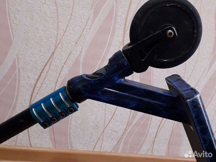 Трюковой самокат novatrack