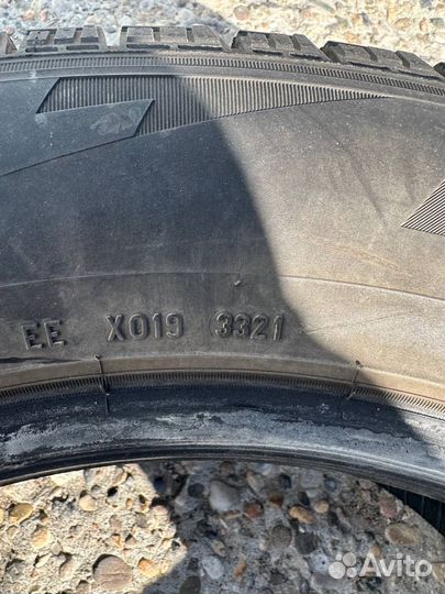 Pirelli Ice Zero 215/65 R17