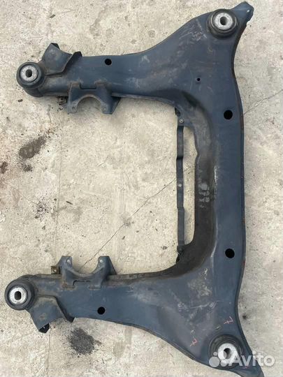 Подрамник передний 4B0399313CT