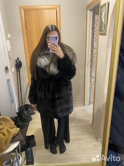 Шуба норковая с капюшоном из чернобурки