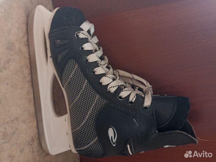 Коньки хоккейные