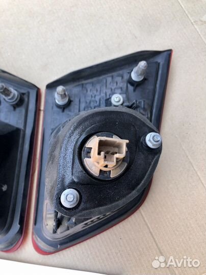 Фонарь внутренний Subaru Legacy b14