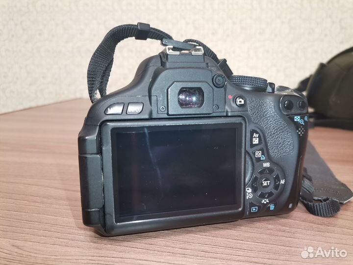 Canon EOS 600D Kit 18-55