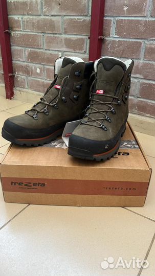 Трекинговые ботинки Trezeta