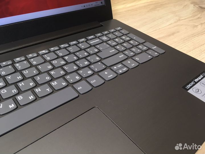 В идеале ноутбук Lenovo (SSD 128gb)