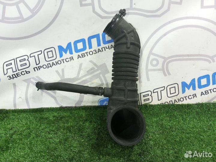 Патрубок воздушного фильтра Hyundai Starex H1