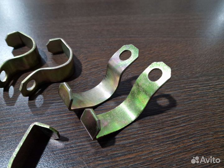 Скоба втулки стабилизатора Audi 80 B3, Passat B2