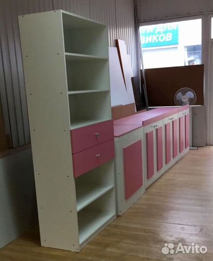 Стеллажи,прилавки