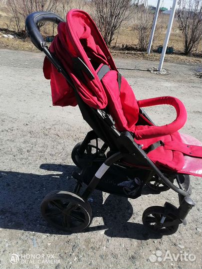 Прогулочная коляска