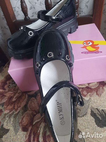 Туфли для девочки новые