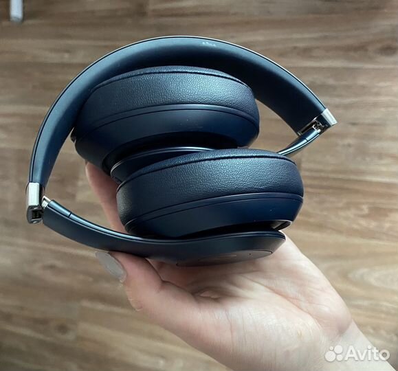 Беспроводные наушники Beats