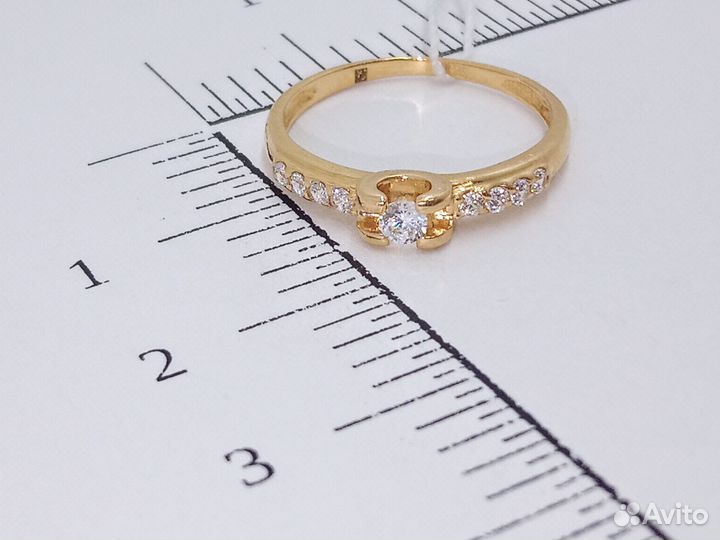 Золотое кольцо с фианитами