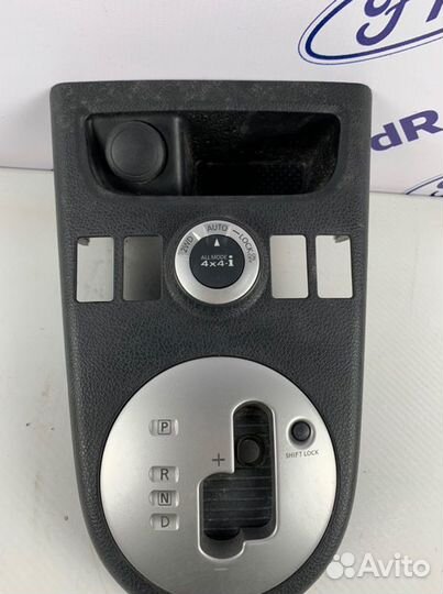 Консоль селектора АКПП Nissan X-Trail T31 2.5