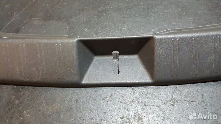 Накладка замка багажника Subaru Impreza Wrx Sti