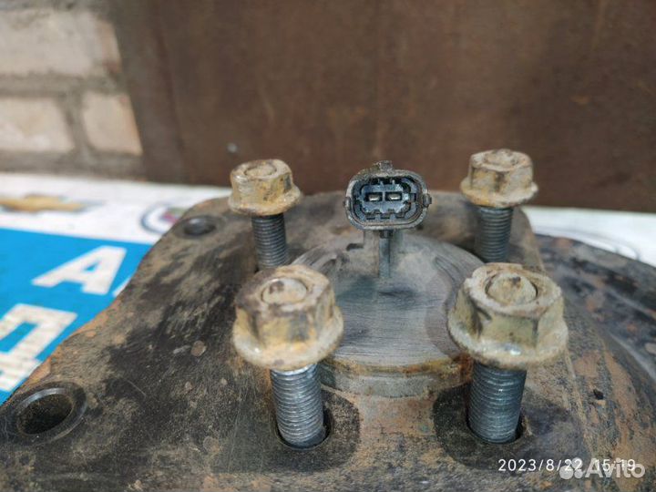 Ступица задняя правая Opel Zafira B A05 0515